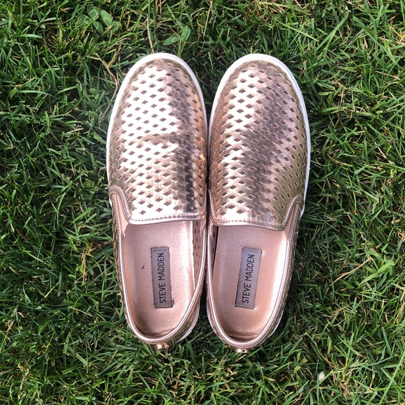 Steve Madden Shoes - Steve Madden rose gold slip on shoes